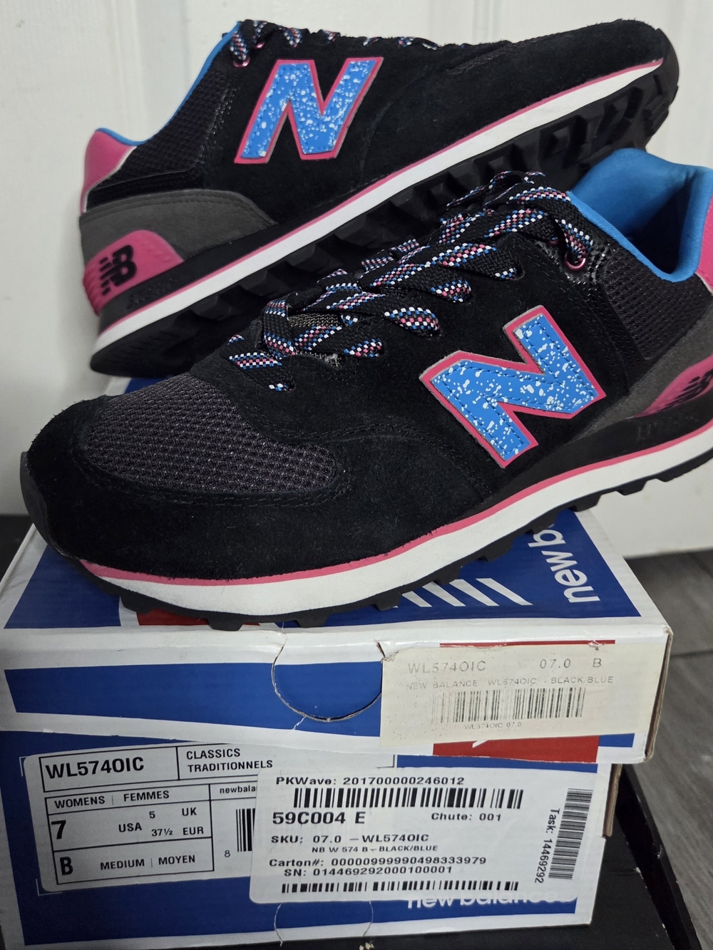 New Balance Womens Black & Pink Athletic Sneakers